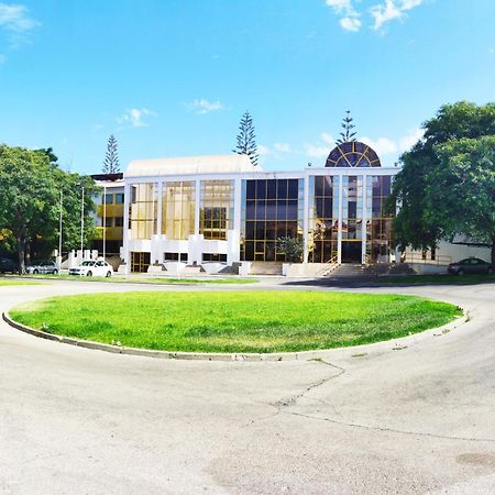 Moradia Geminada V0 - Localizacao Central - Privada Quarteira Cameră foto